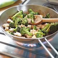 Poêlée de Brocolis au tofu Poêlée de Brocolis au tofu