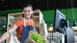 312-biocoop-marseille-les-bonnes-graines-magasin-bio-caisse-panier-produit-fruit-legume-salade.webp