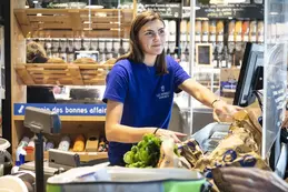 312-biocoop-marseille-les-bonnes-graines-magasin-bio-equipe-caisse-panier-fruit-legume-produits-1.webp