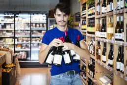 312-biocoop-marseille-les-bonnes-graines-magasin-bio-equipe-cave-vins-sans-sulfite.webp